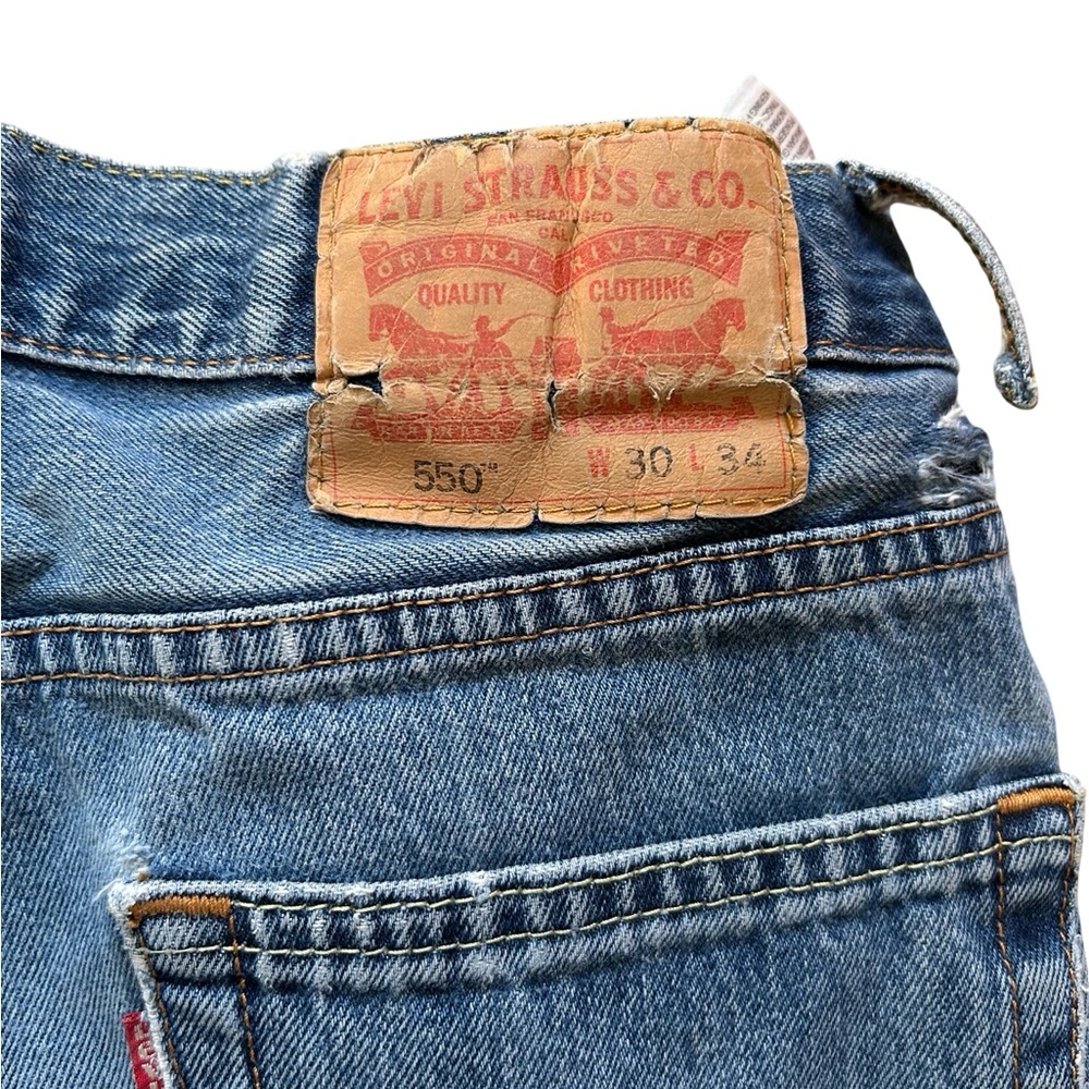Men’s 550 Levi’s Cutoff Denim Bermuda High Waist Distressed Jeans Shorts Size 30 - Picture 9 of 15